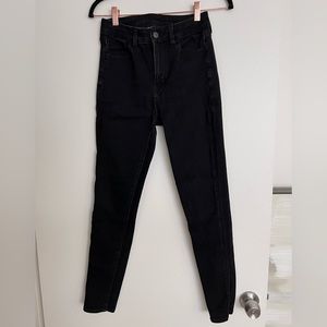 American Eagle Super High-Waisted Black Skinny Jegging